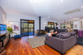 Luxury Farm House on 20 acres - Sleeps 22